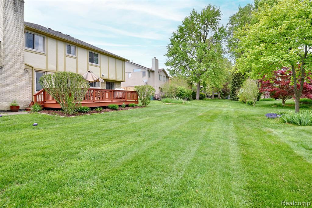 6186 Smithfield Drive, Troy, MI 48085 — Photo 33