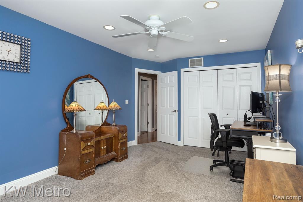 55 BOYKEN Road, Rochester Hills, MI 48307 — Photo 22