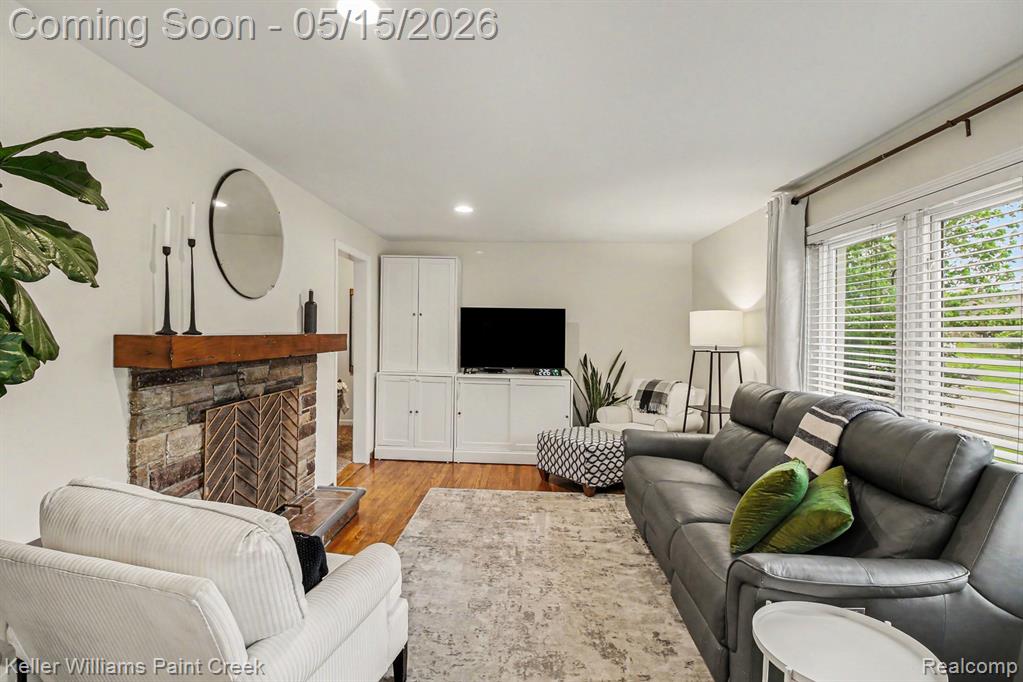 425 Cabinet Street, Milford, MI 48381 — Photo 3