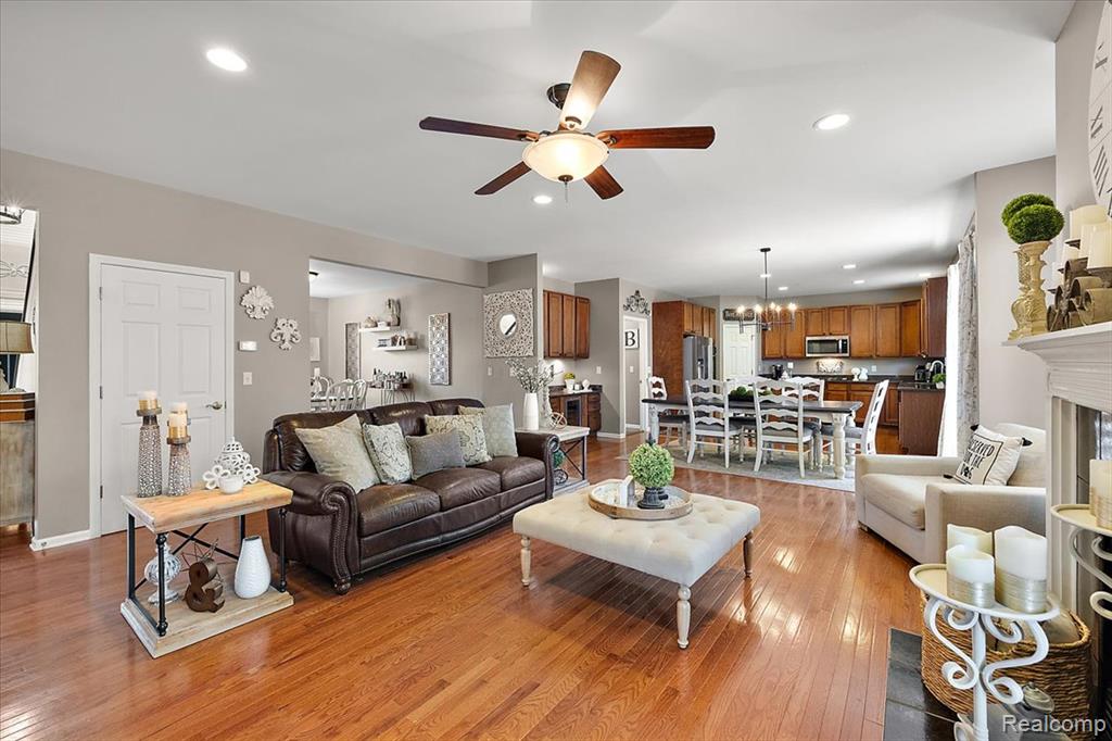 42512 Beechwood Drive, Sterling Heights, MI 48314 — Photo 17