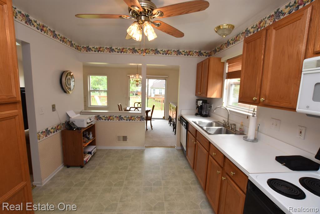 2117 OAKBROOK Boulevard, Walled Lake, MI 48390 — Photo 12