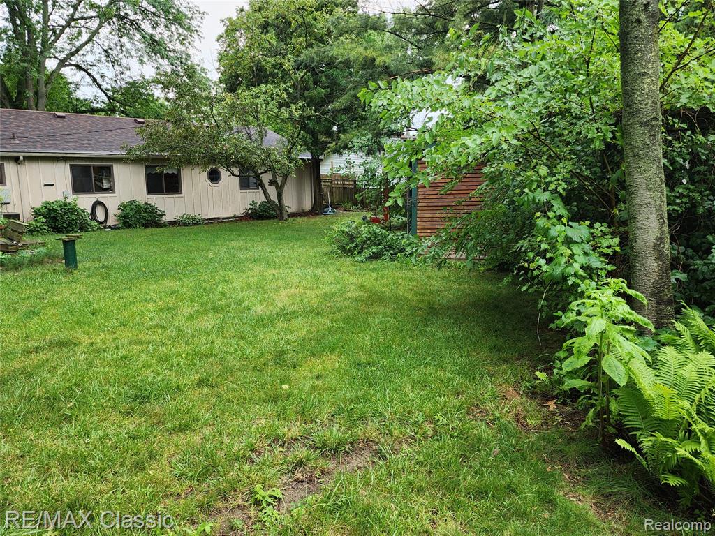 6388 Hermana Road, West Bloomfield, MI 48324 — Photo 25