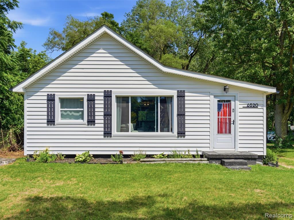 6520 N Hix Road, Westland, MI — front exterior