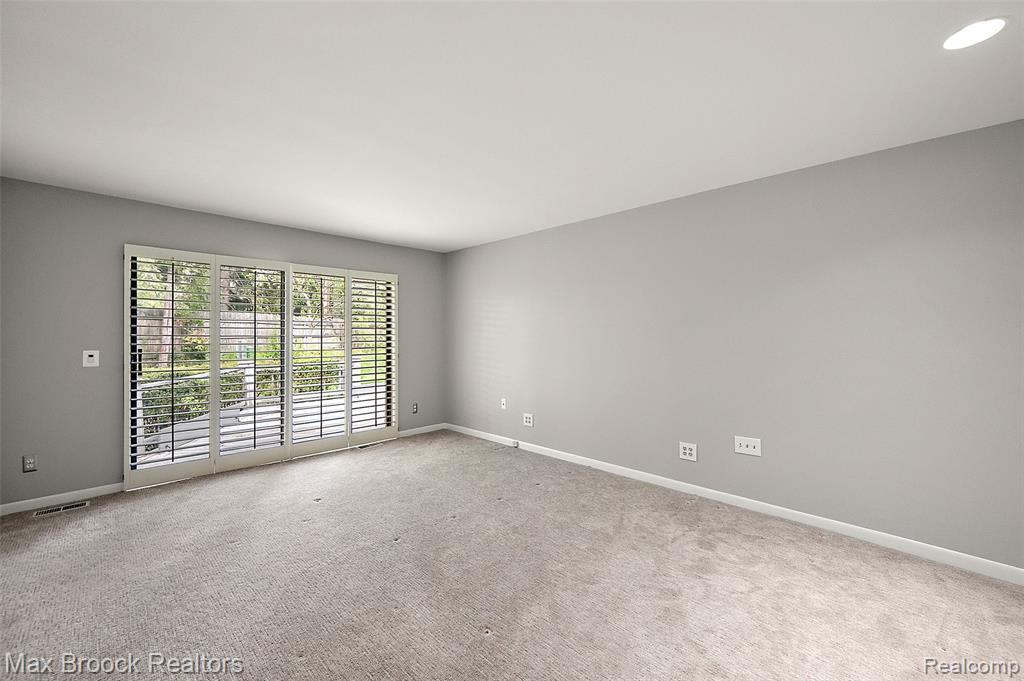 5175 Woodlands Drive, Bloomfield Hills, MI 48302 — Photo 12