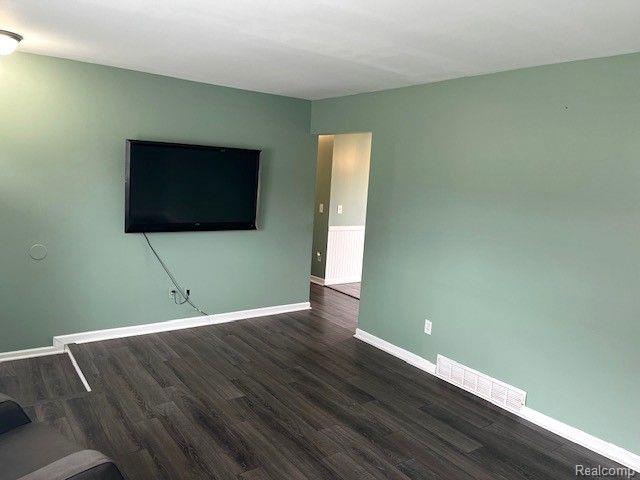 5601 ELMGROVE Avenue, Warren, MI 48092 — Photo 7