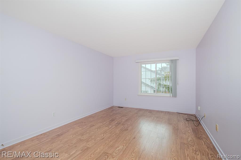 514 WINWOOD Circle, Walled Lake, MI 48390 — Photo 19