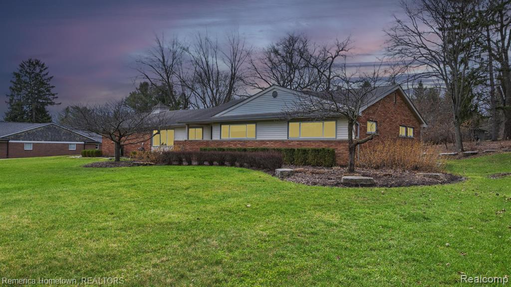 4360 SQUIRREL Road, Bloomfield Hills, MI 48304 — Photo 2