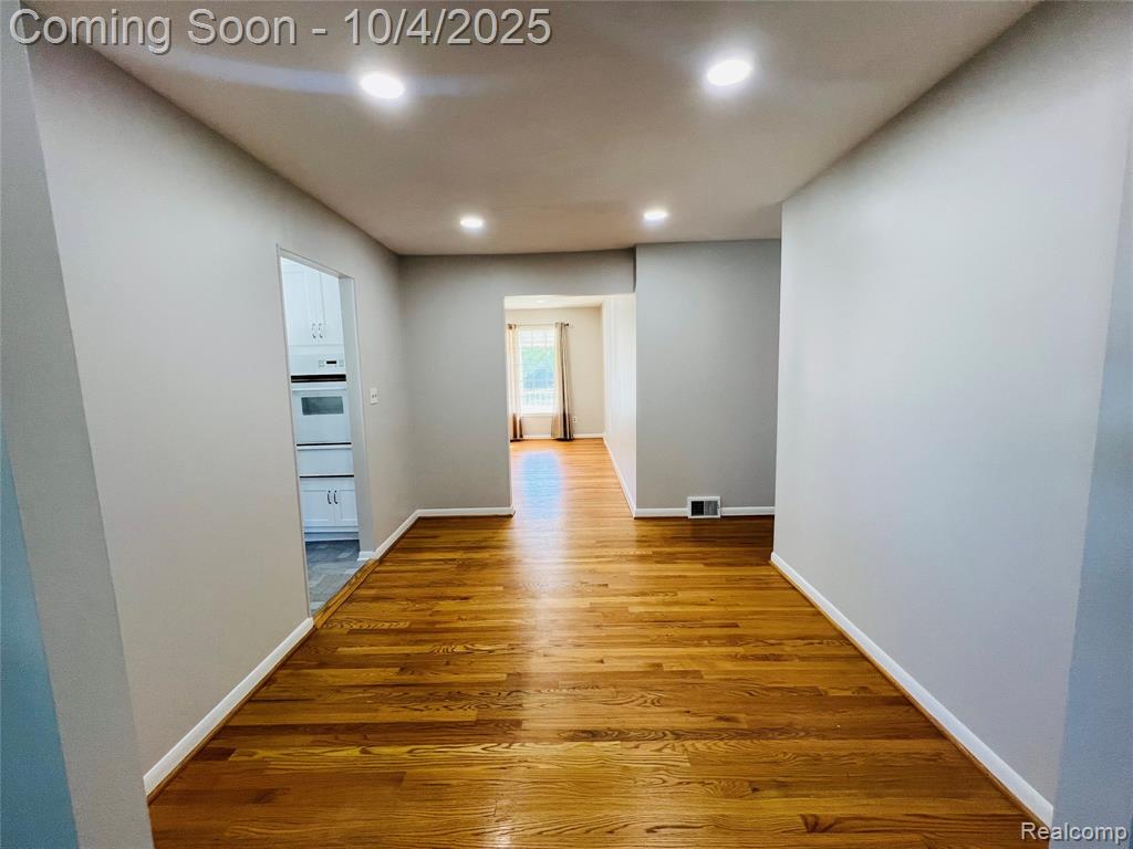 939 Deering Street, Garden City, MI — Photo 10