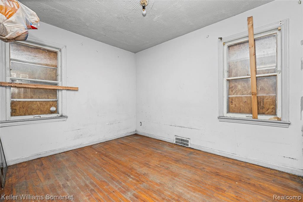 5955 GUILFORD Street, Detroit, MI 48224 — Photo 8
