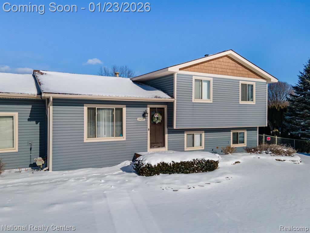 3955 Westlyn Drive, Lake Orion, MI — Photo 4