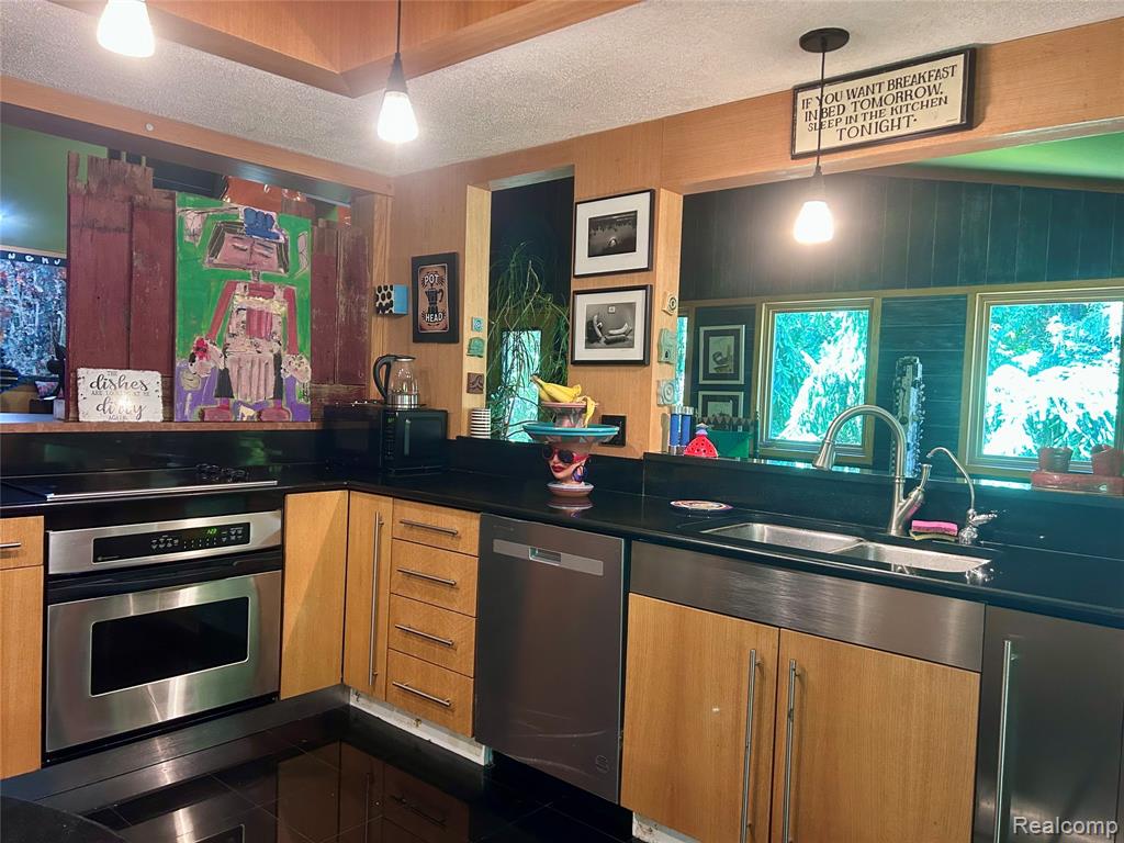 5236 Patrick Road, West Bloomfield, MI — Photo 6