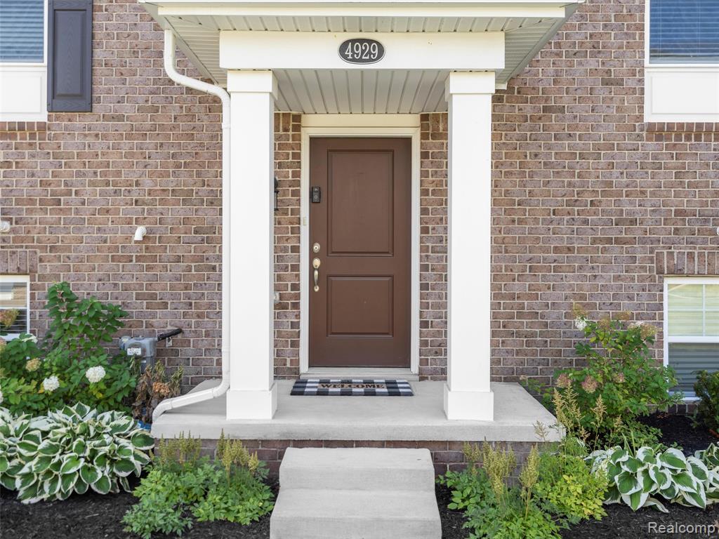 4929 Treeside Lane, Troy, MI 48098 — Photo 2