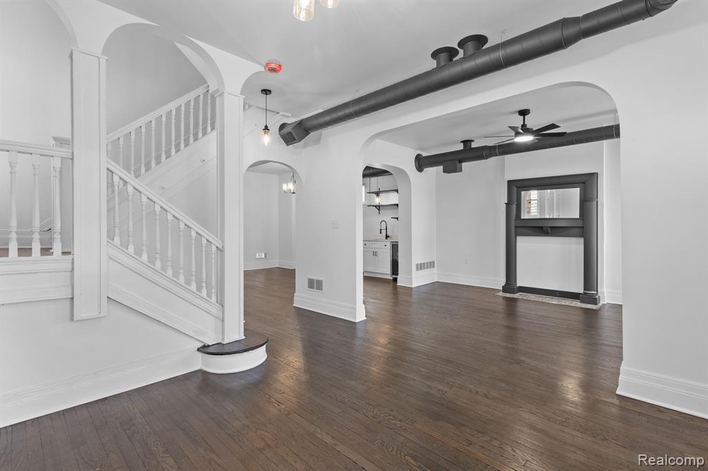 612 MARSTON Street, Detroit, MI 48202 — Photo 2