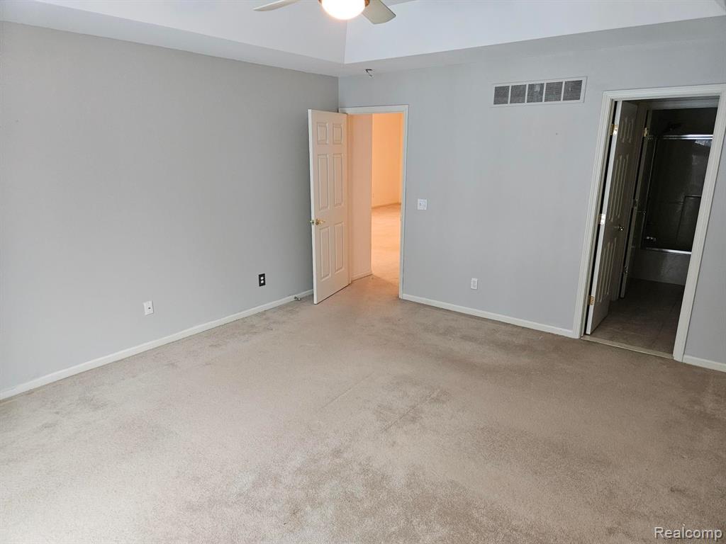 5485 HIDDEN VALLEY Trail, Linden, MI 48451 — Photo 33