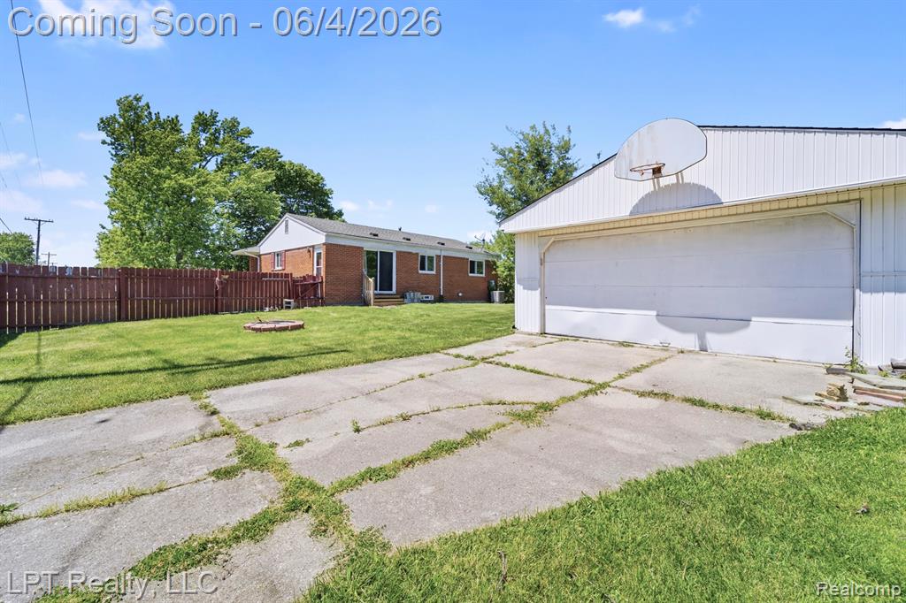 18181 Winwood Court, Brownstown, MI 48193 — Photo 19