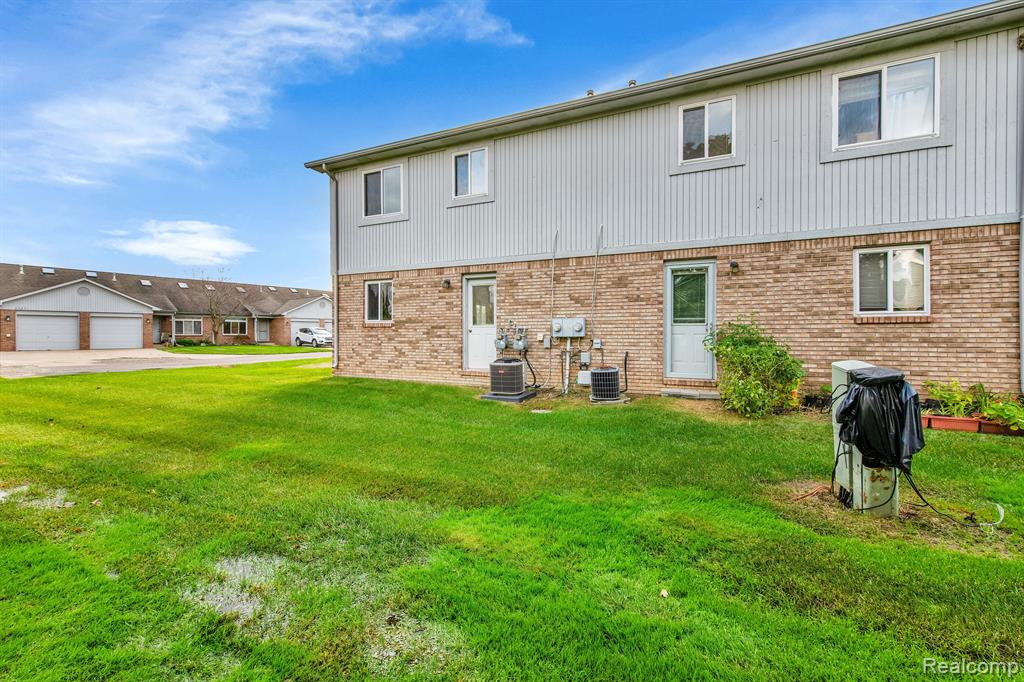 23268 STOFLET Lane, Trenton, MI 48183 — Photo 23