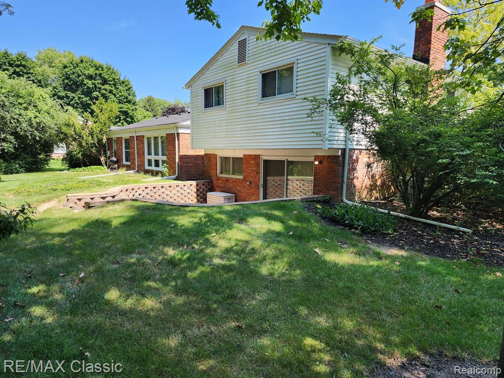 473 FOX RIVER Drive, Bloomfield Hills, MI 48304 — Photo 46