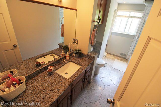 5001 DURNHAM Drive, Waterford, MI 48327 — Photo 16