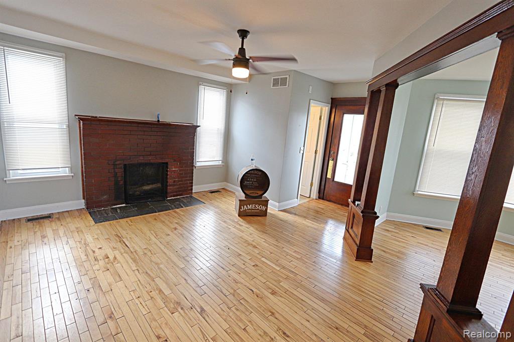 802 E 11 MILE Road, Royal Oak, MI 48067 — Photo 4