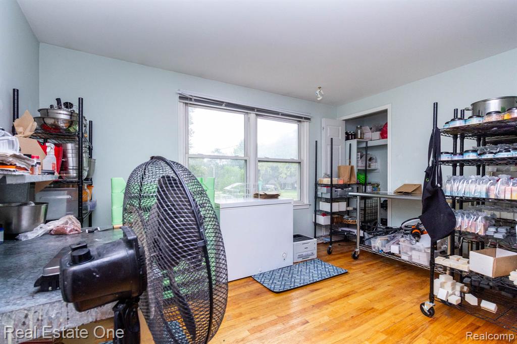 6011 Walker Drive, Troy, MI 48085 — Photo 34