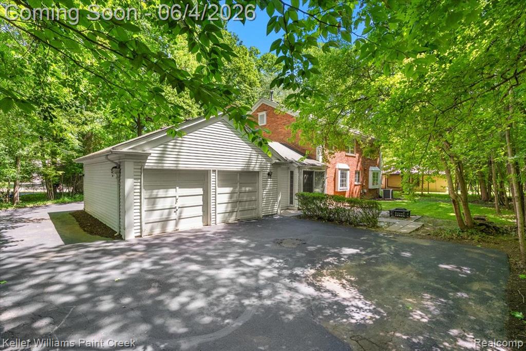 32845 Long Bow Court, Beverly Hills, MI 48025 — Photo 54