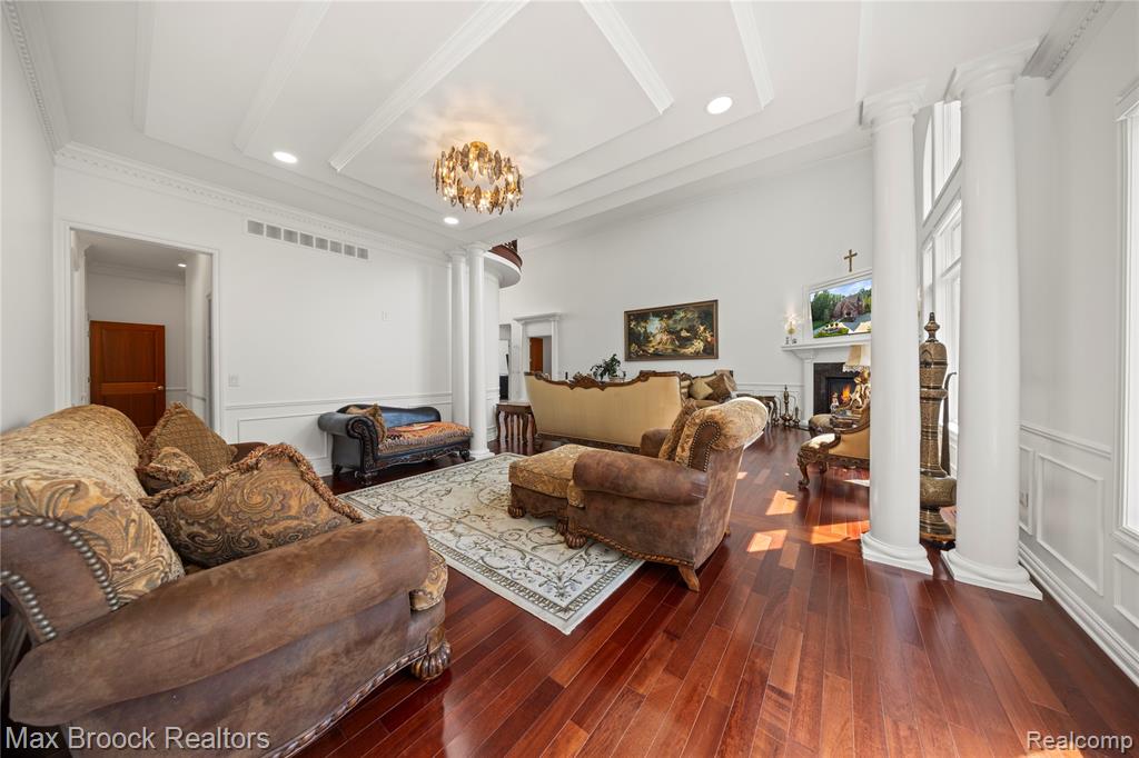 5679 Branford Drive, West Bloomfield, MI — Photo 15