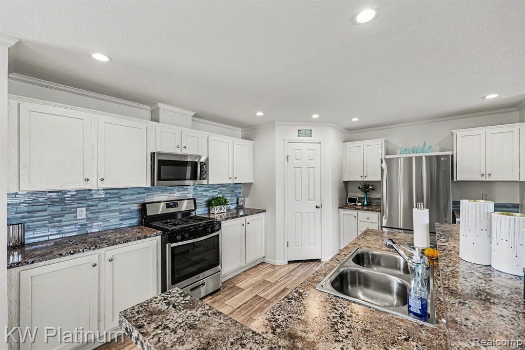 57512 Mill Point Road, Lenox, MI 48048 — Photo 6