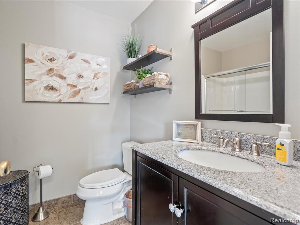 23050 FAIRLANE Boulevard, B 16, Woodhaven, MI 48183 — Photo 19
