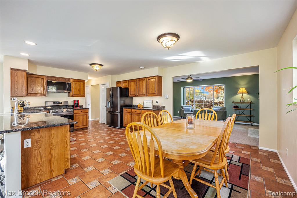 5296 Pine Knob Lane, Independence, MI — Photo 10