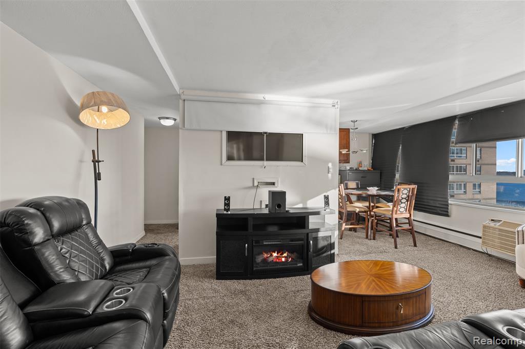 8900 E Jefferson Avenue, 605, Detroit, MI 48214 — Photo 2