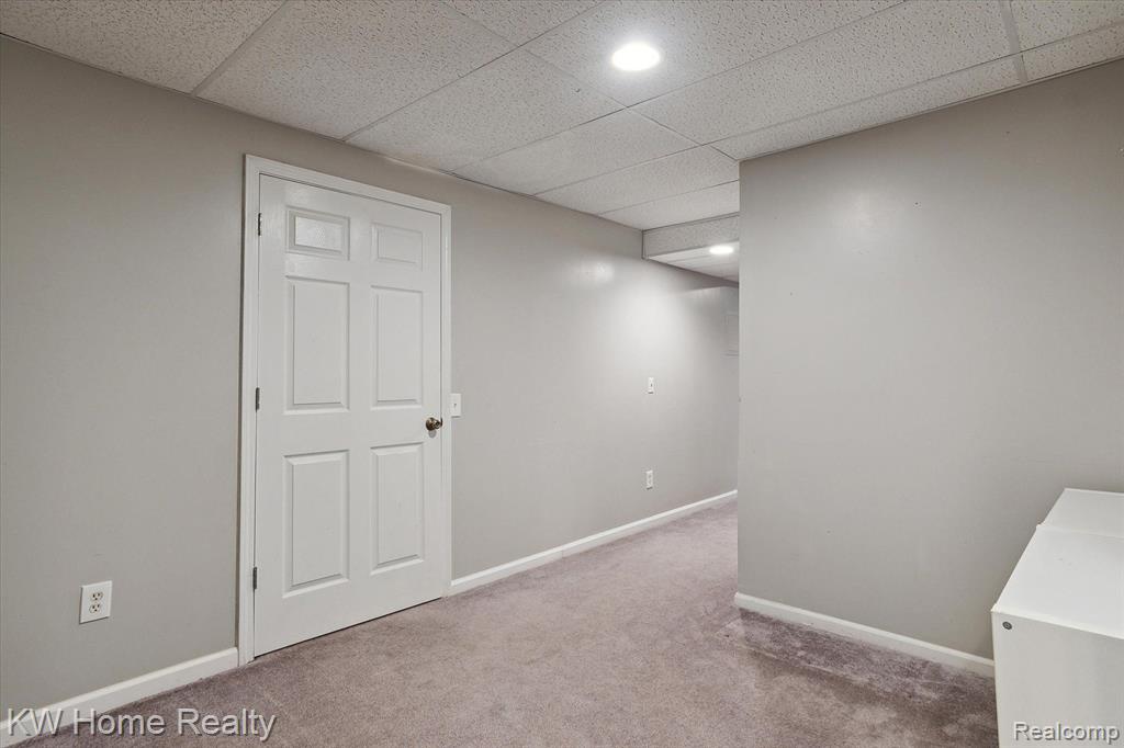 4672 NUTMEG Drive, Ypsilanti, MI 48197 — Photo 40