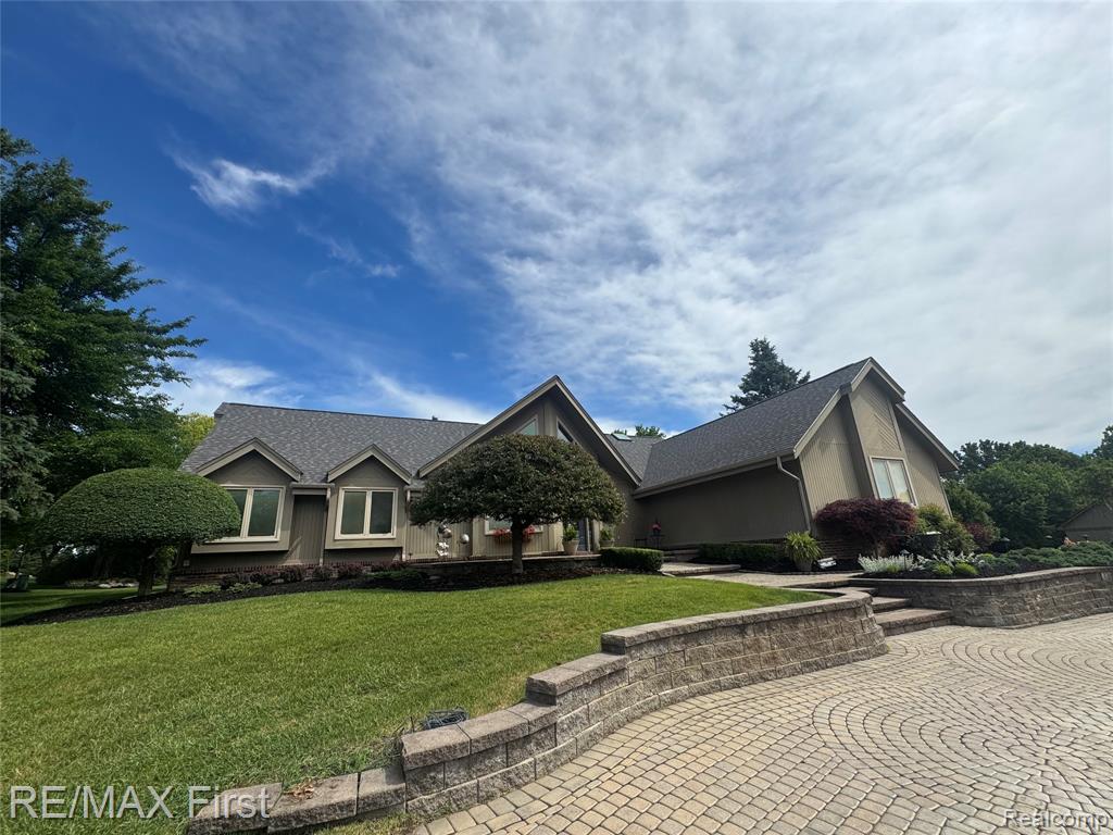 601 Brookwood Lane E, Rochester Hills, MI 48309 — Photo 2