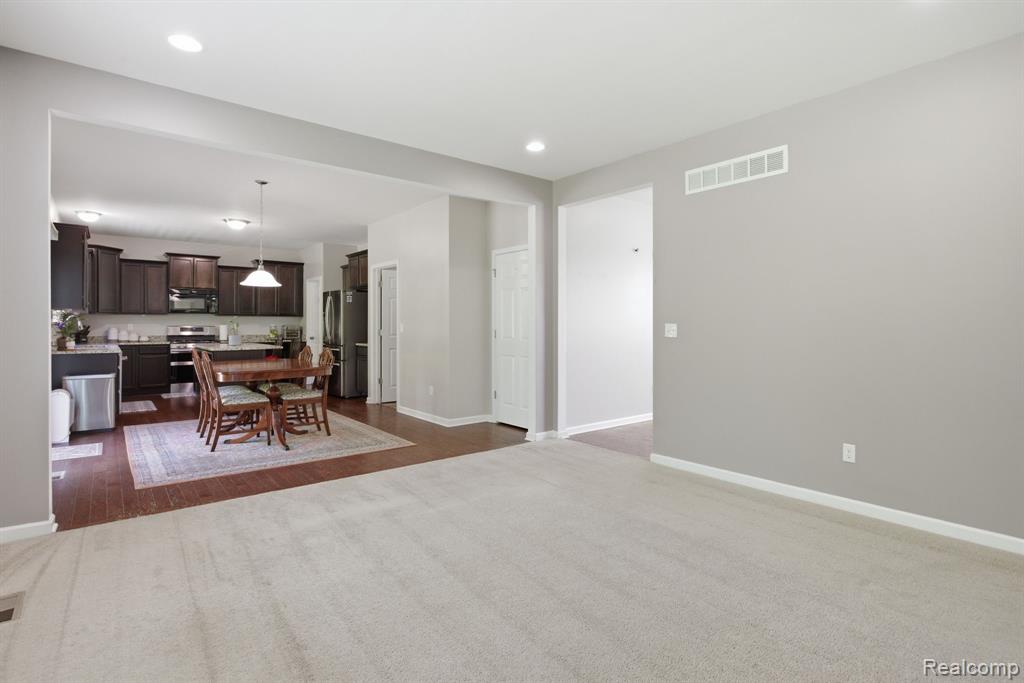 28720 Apple Blossom Drive, Flat Rock, MI 48134 — Photo 12