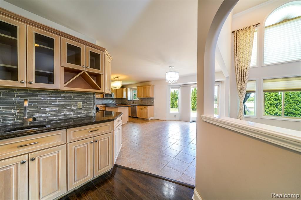 42105 Dorchester Court, Clinton Twp, MI 48038 — Photo 27