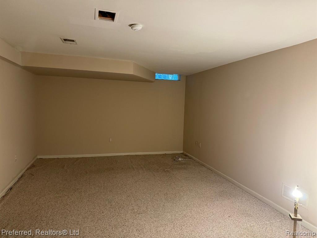 41946 SARATOGA Circle, Canton, MI 48187 — Photo 20