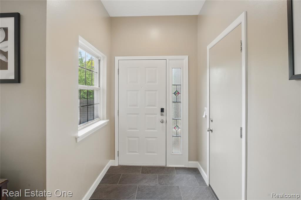 29494 BEAU Ridge, 2, Farmington Hills, MI 48331 — Photo 3