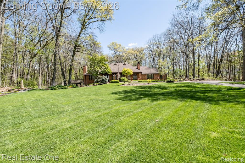 785 Old Milford Farms, Milford, MI 48381 — Photo 2
