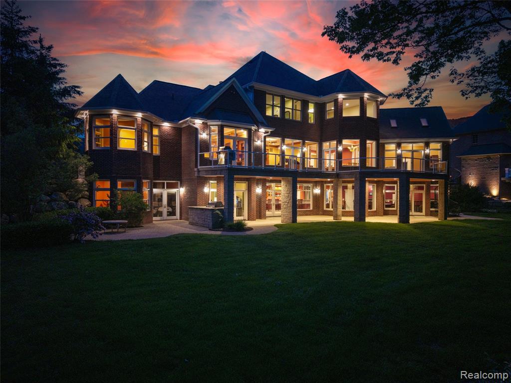 7432 Foxburg Court, Clarkston, MI 48348 — Photo 10