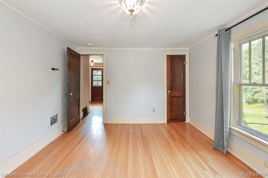 725 E GRAND RIVER Avenue, Fowlerville, MI 48836 — Photo 43