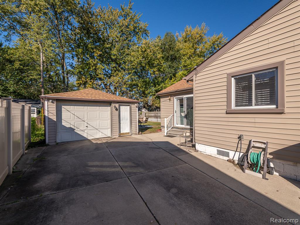 6676 Syracuse Street, Taylor, MI 48180 — Photo 21