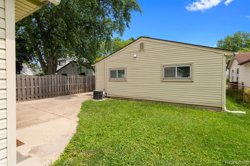 6140 Harold Street, Taylor, MI 48180 — Photo 23