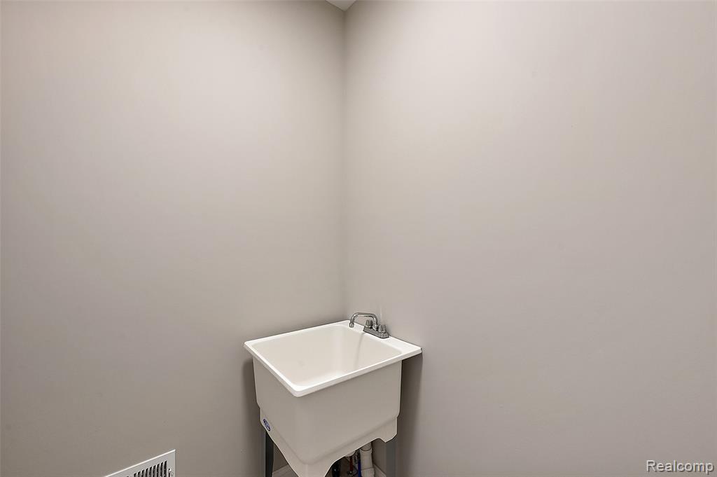 18901 Via Firenze Drive, Macomb, MI 48044 — Photo 24