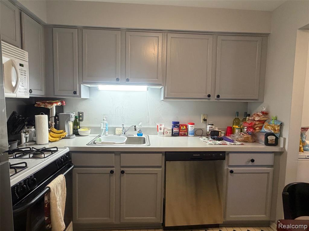 454 Fox Hills Drive N, Bloomfield Hills, MI 48304 — Photo 6