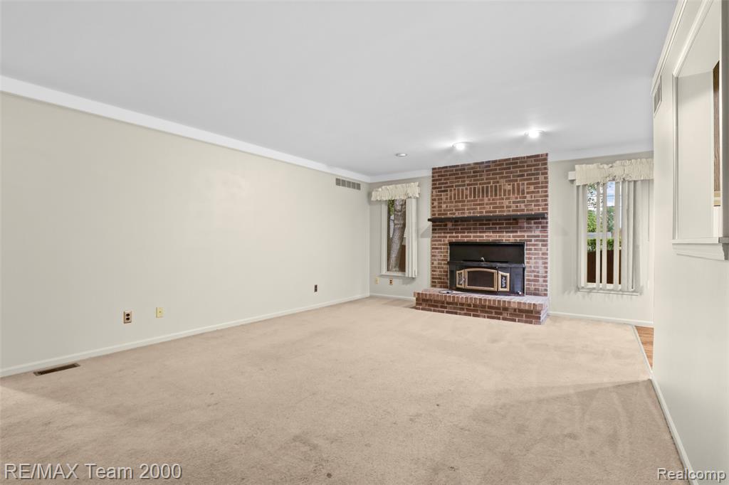 25134 Ann Arbor Trail, Dearborn Heights, MI 48127 — Photo 10