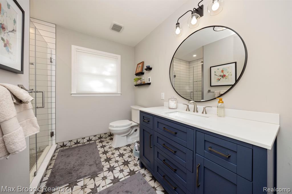 5562 PEBBLESHIRE Road, Bloomfield Hills, MI 48301 — Photo 32