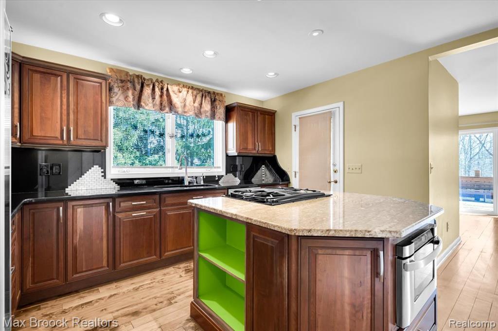 11633 Lorenz Way, Plymouth, MI 48170 — Photo 12