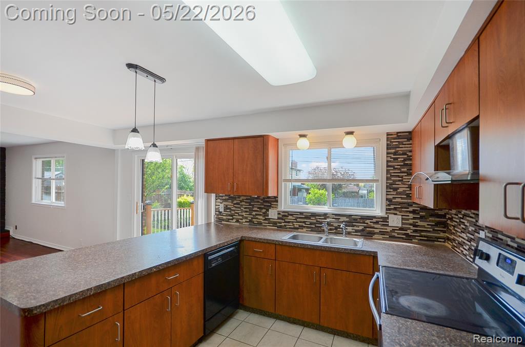4048 Augustine Drive, Sterling Heights, MI 48310 — Photo 17