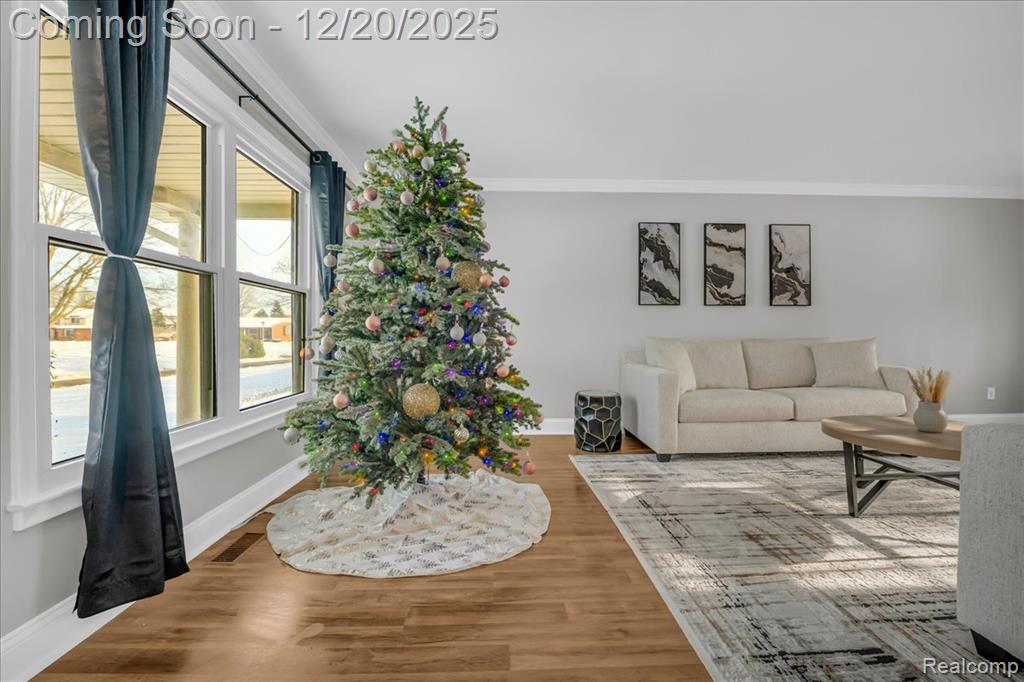 518 Charing Cross Drive, Grand Blanc, MI 48439 — Photo 7