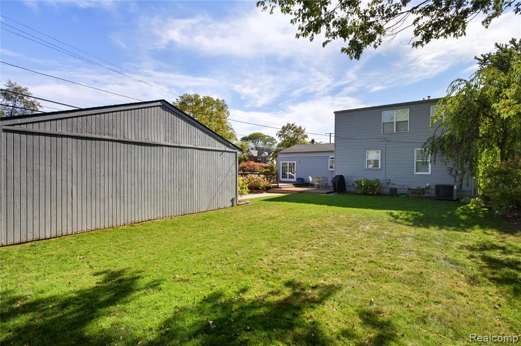 10404 Hart Avenue, Huntington Woods, MI — Photo 49