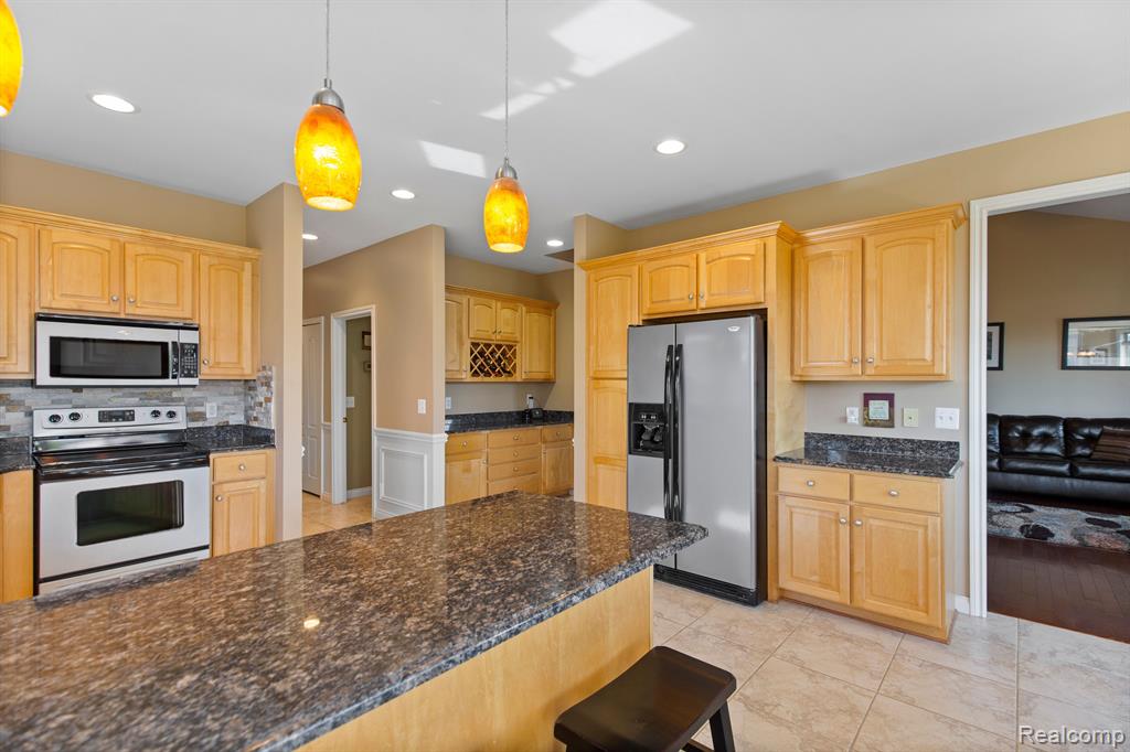 7689 BIRCH Lane, Shelby Twp, MI 48316 — Photo 15